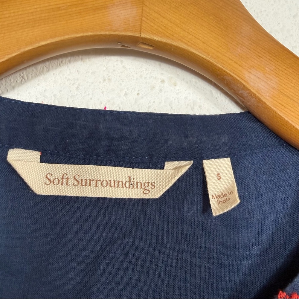 Soft Surroundings Embroidered Bohemian Paraiso Tunic Top Floral Navy Sz Small - Picture 4 of 8